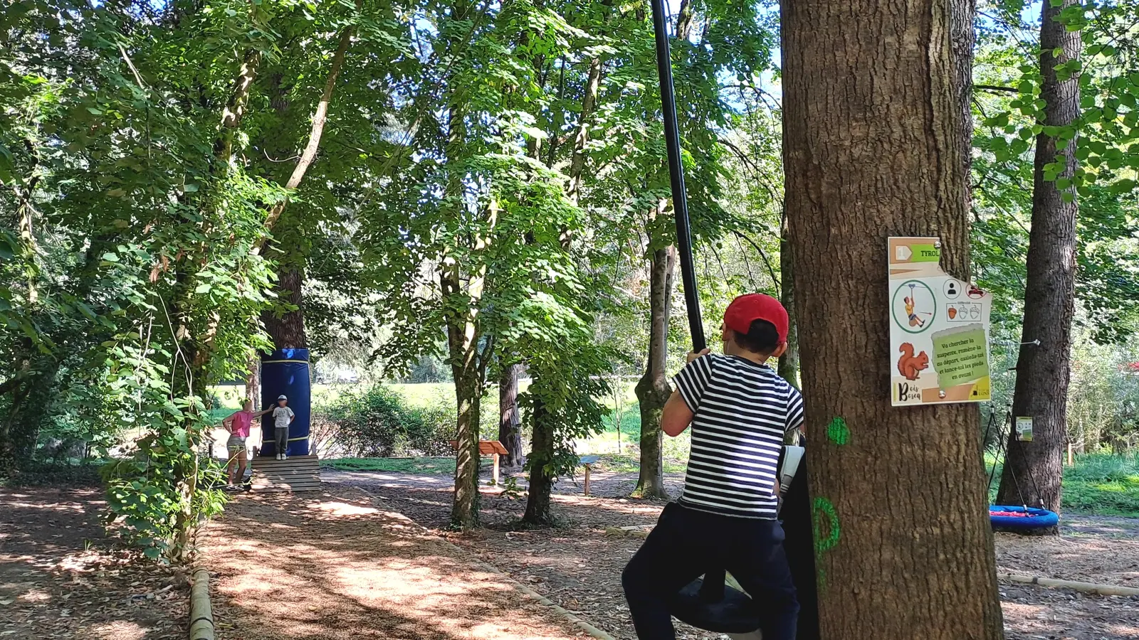 aire-de-jeux-enfants-lons-04