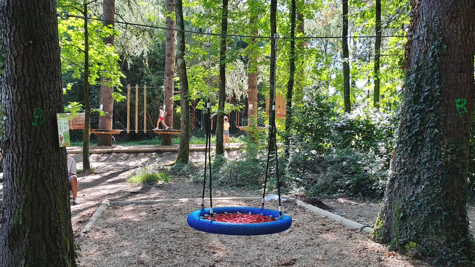 aire-de-jeux-enfants-lons-09