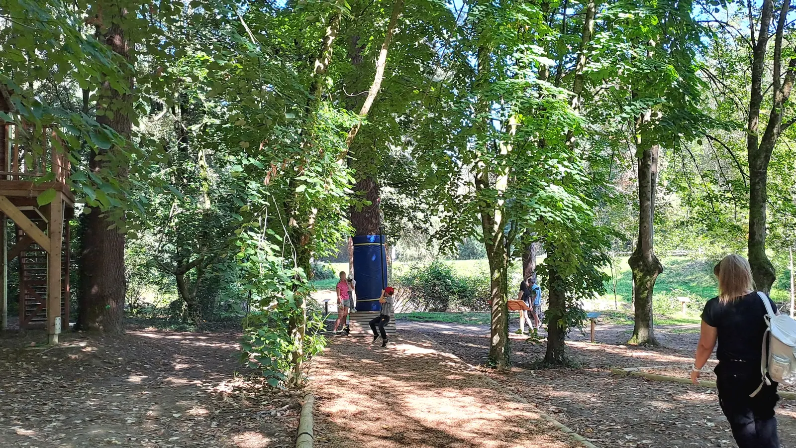 aire-de-jeux-enfants-lons-03