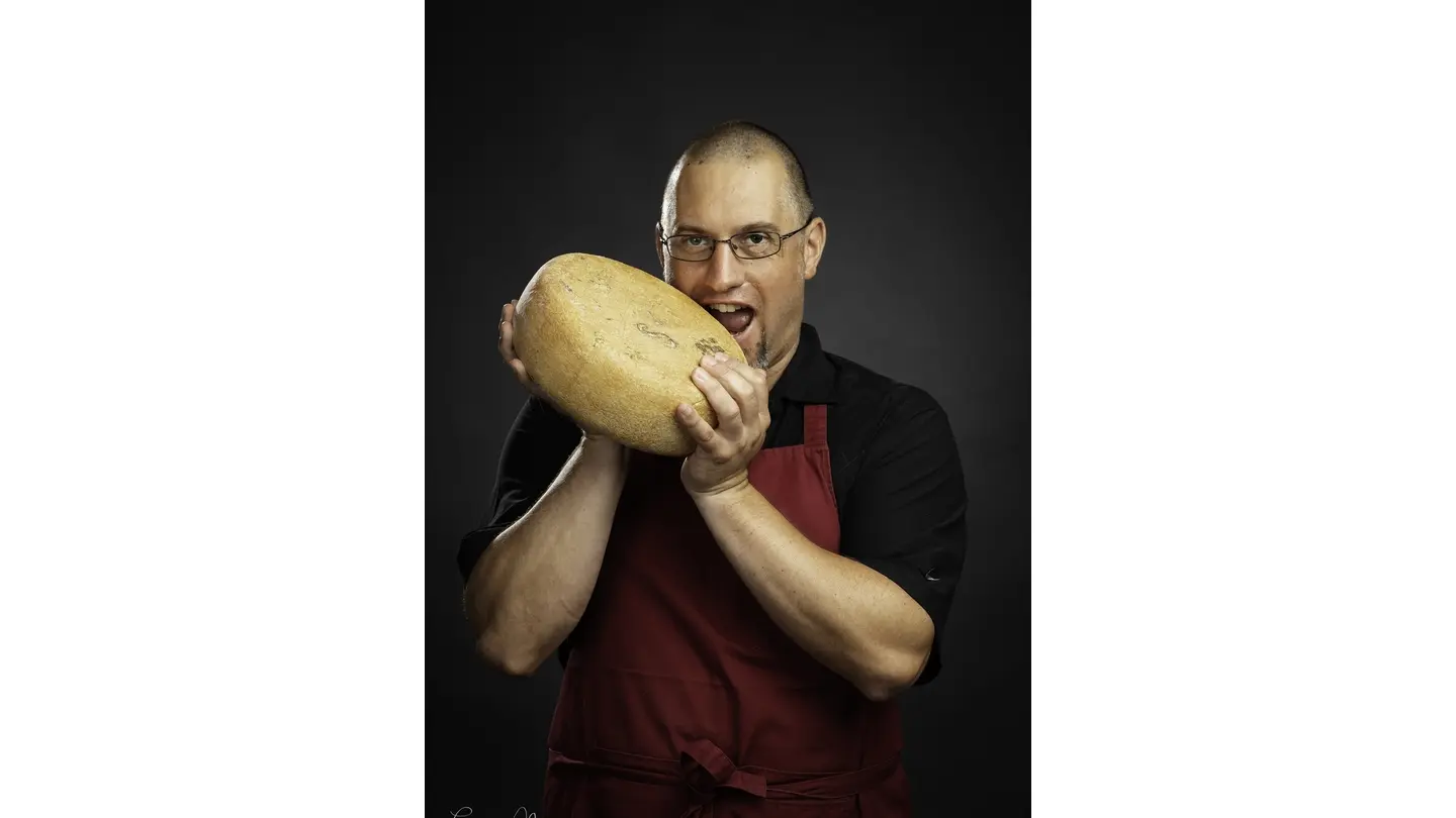 alexandre-salles-fromager-halles-pau-01 _ Mentieres Studio