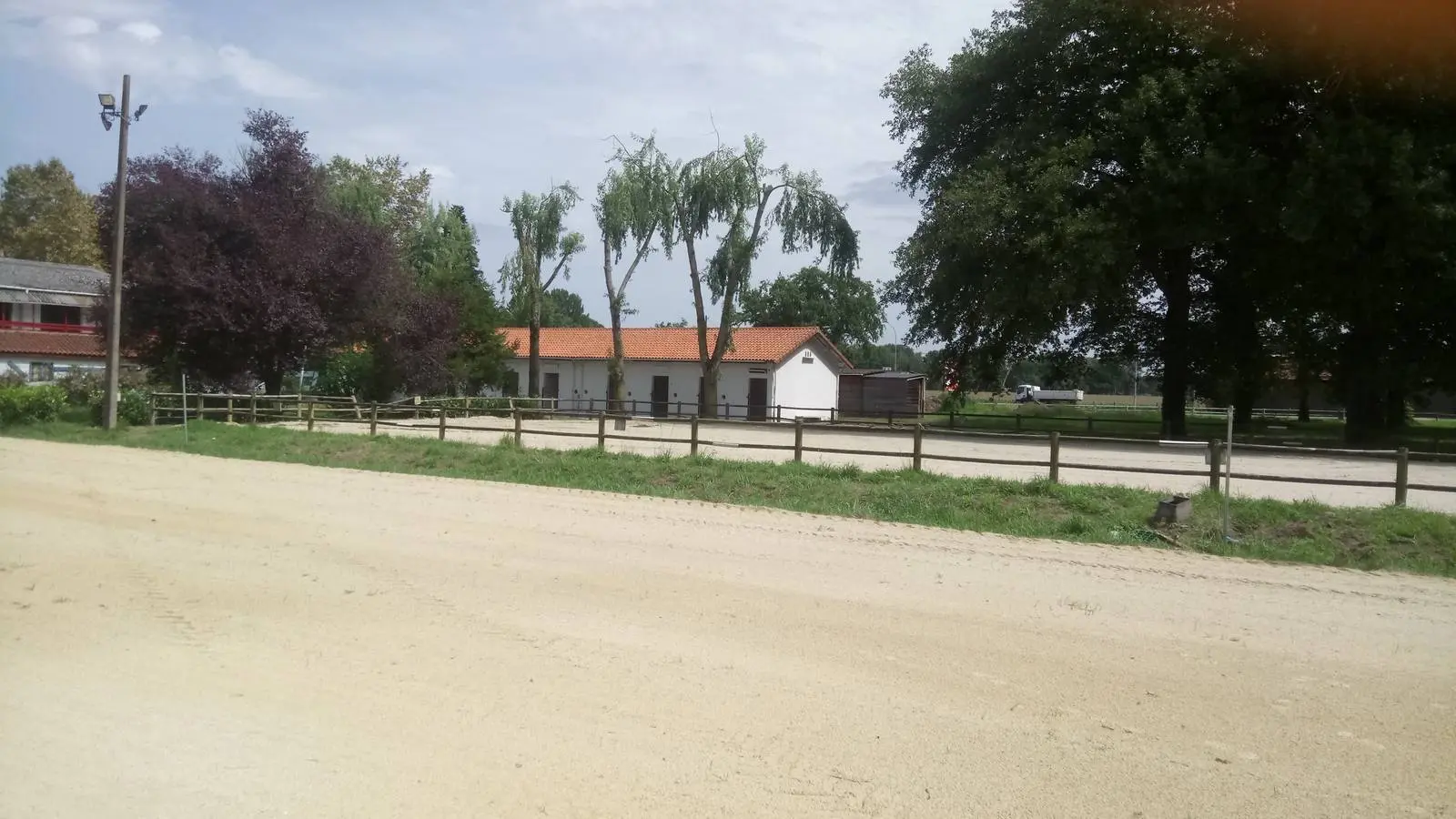 Centre equestre du basacle - Lons - manège extérieur