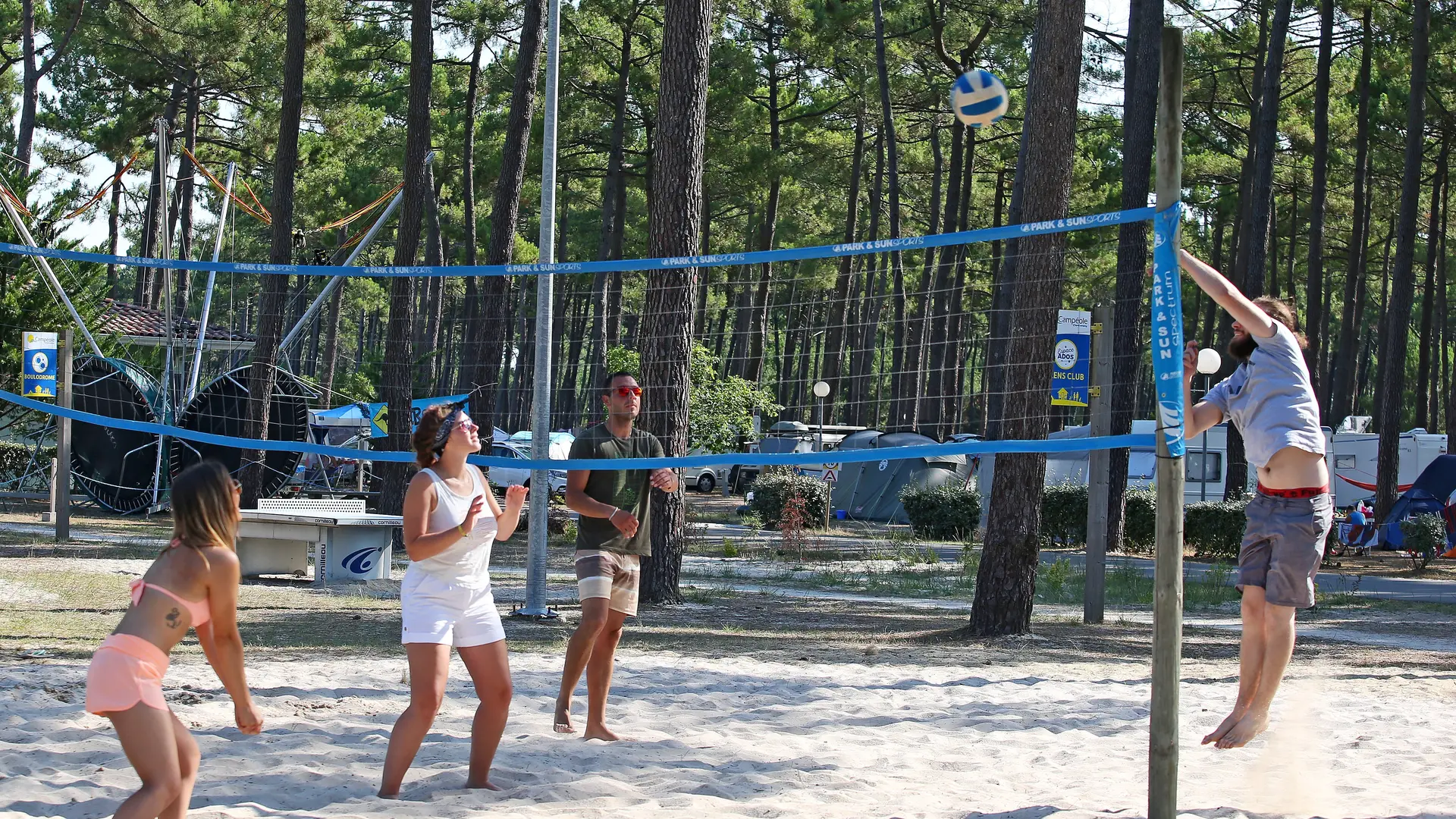 beach_volley_camping medoc-plage