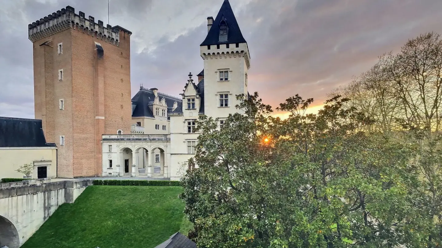 WonderHoste château - Pau - vue château