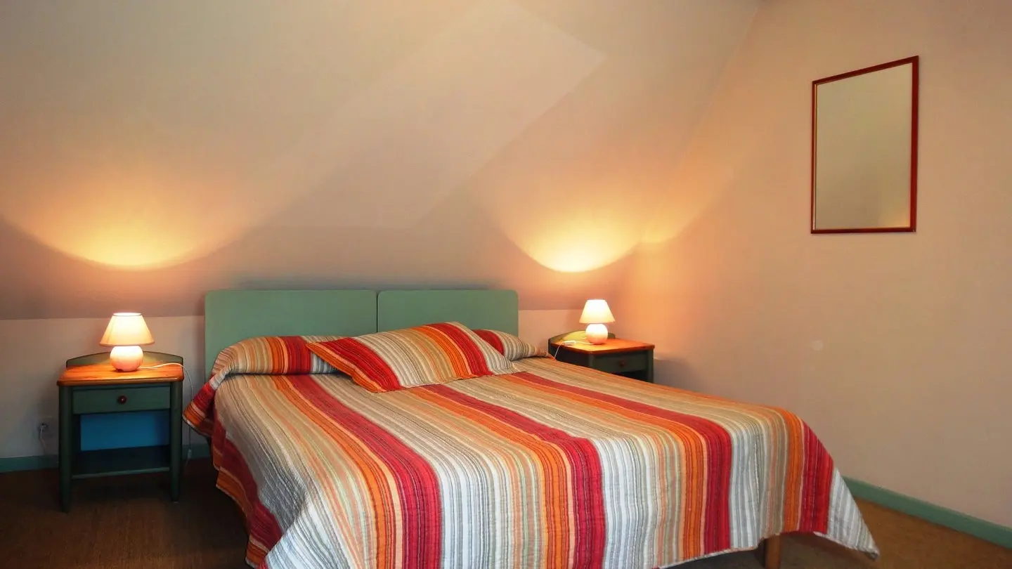 Meublé Miragou - Laroin - chambre lit double
