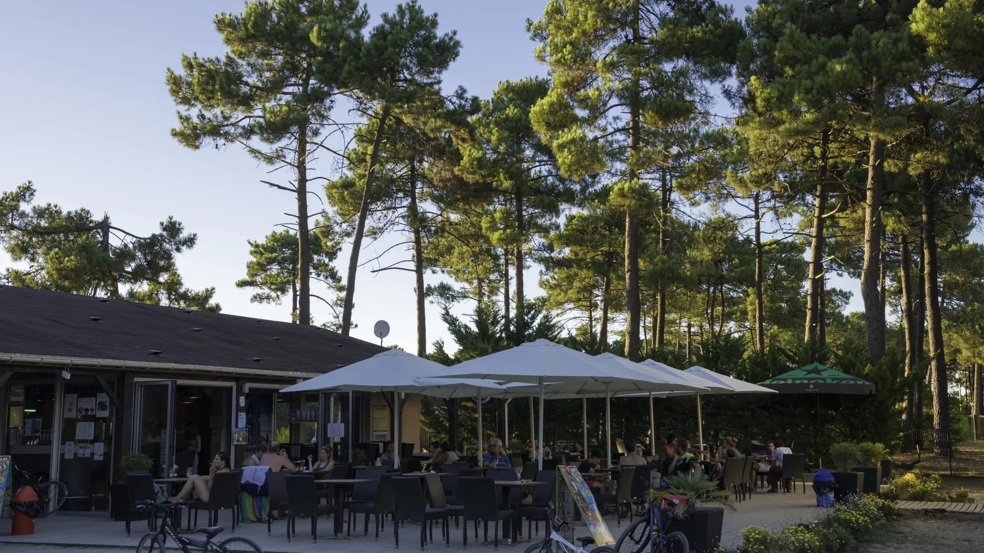 espace-restauration_camping medoc-plage