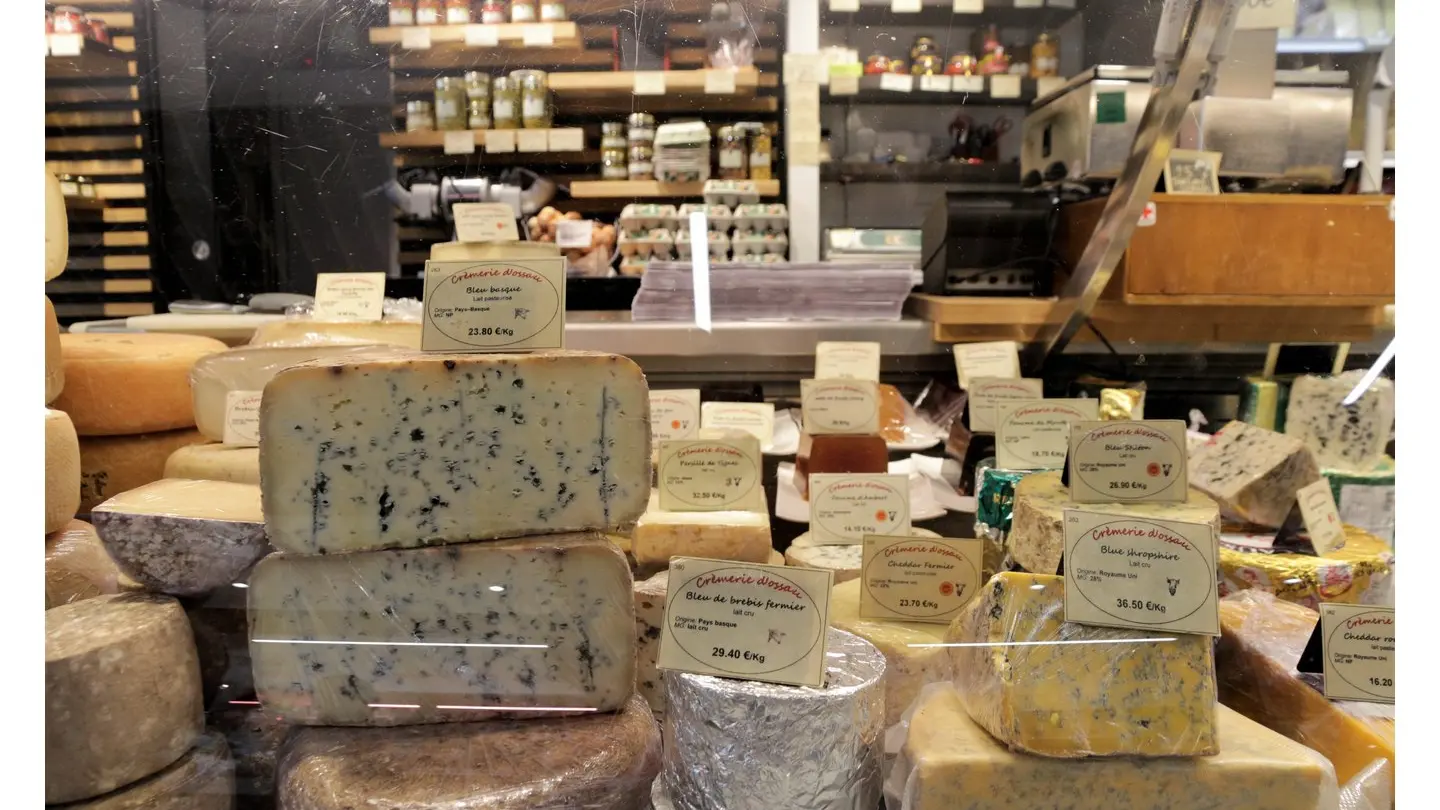 fromages dans l'étal