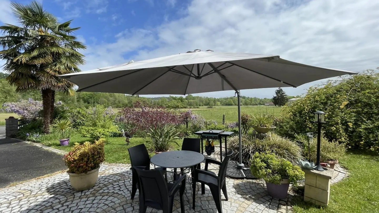 Gîte Larrieu - Gan - terrasse
