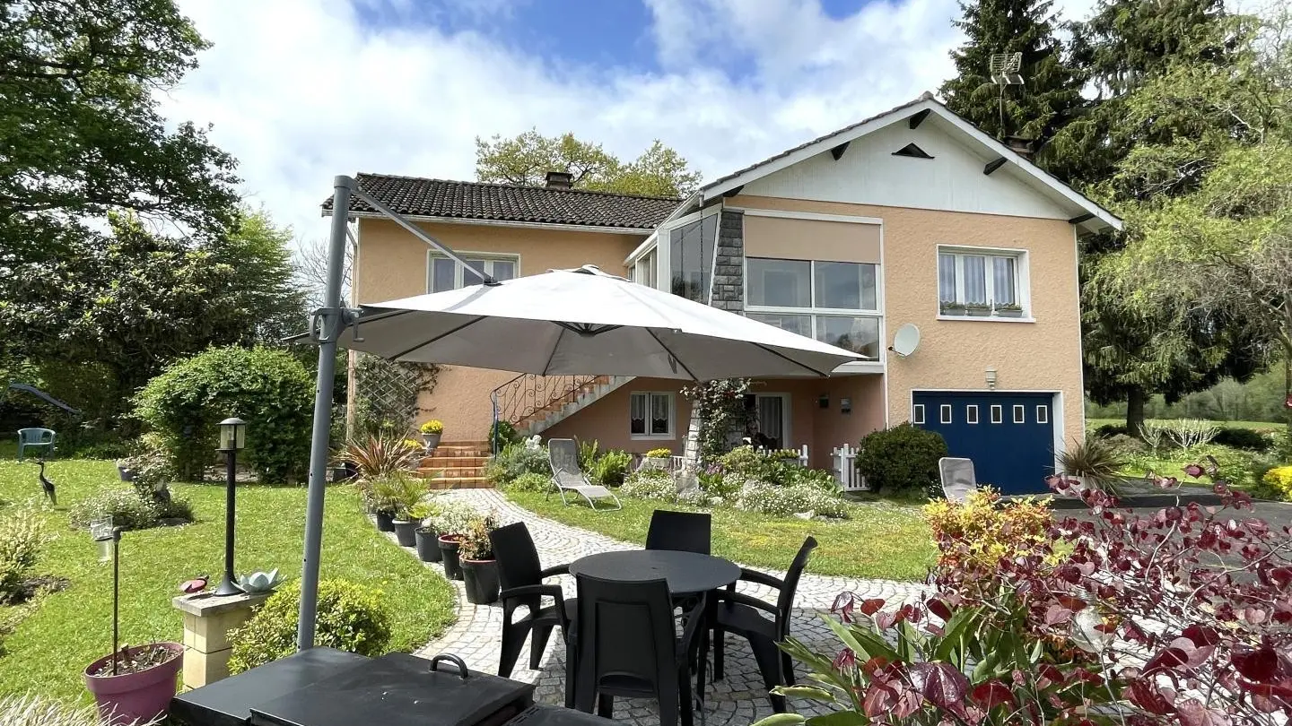 Gîte Larrieu - Gan - jardin