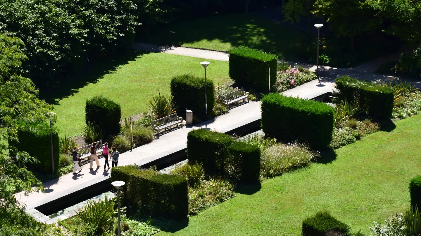 Jardins contemporains CG 64 - Pau - Vue aérienne allée