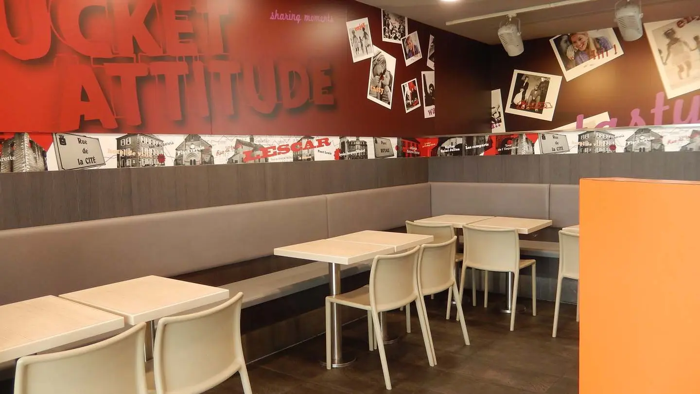 Restautant KFC - Lescar - banquettes