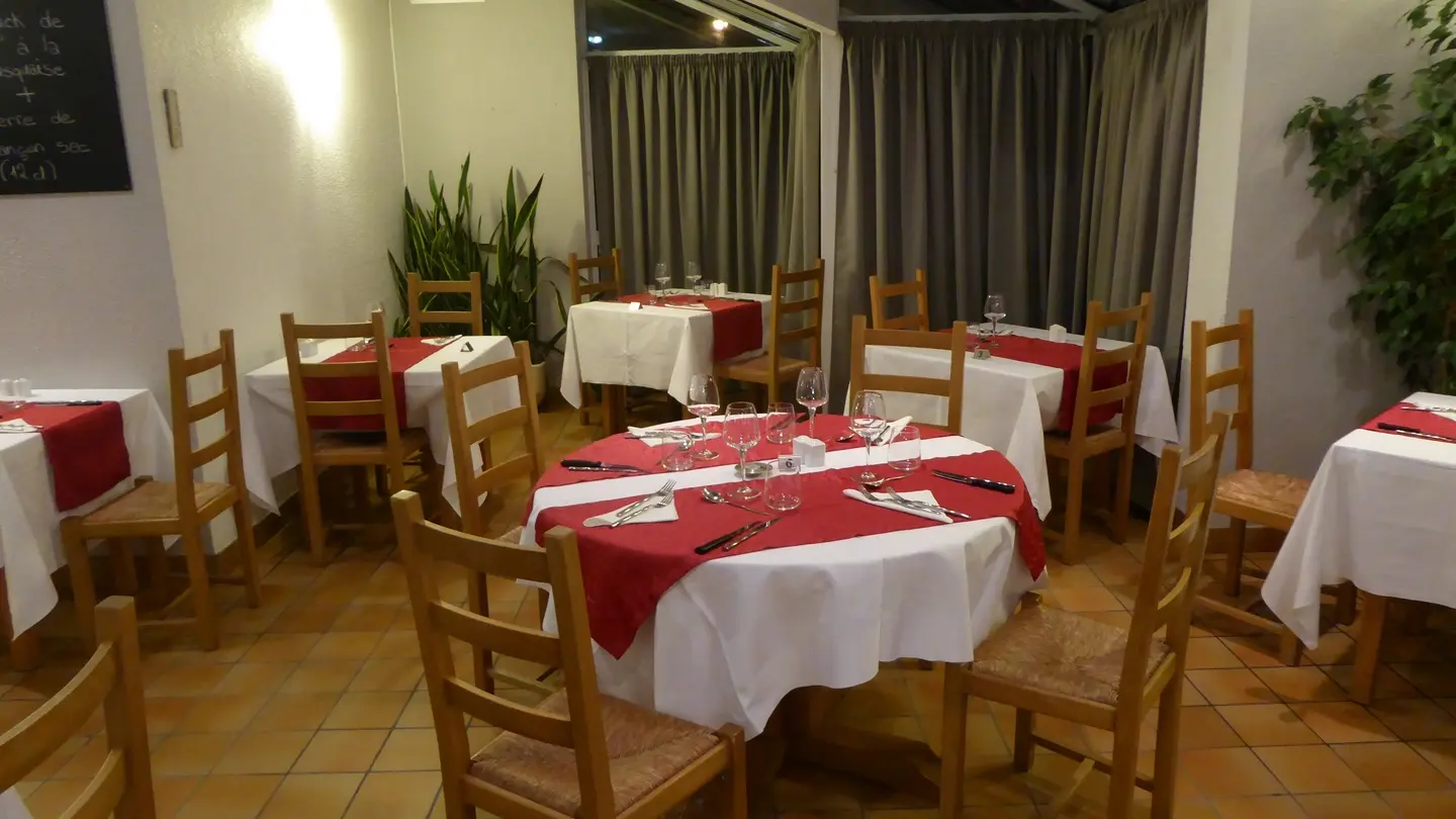 Restaurant Le Relais - Lons - table ronde