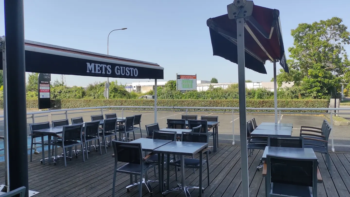 Restaurant Mets Gusto - Lescar - terrasse