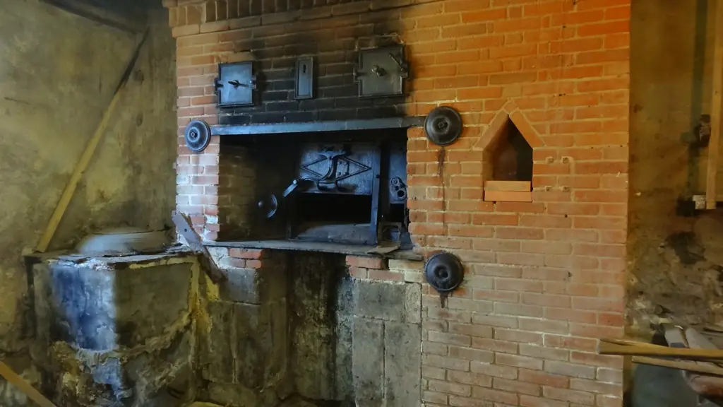 le four à pain dans l'ancienne boulangerie du moulin