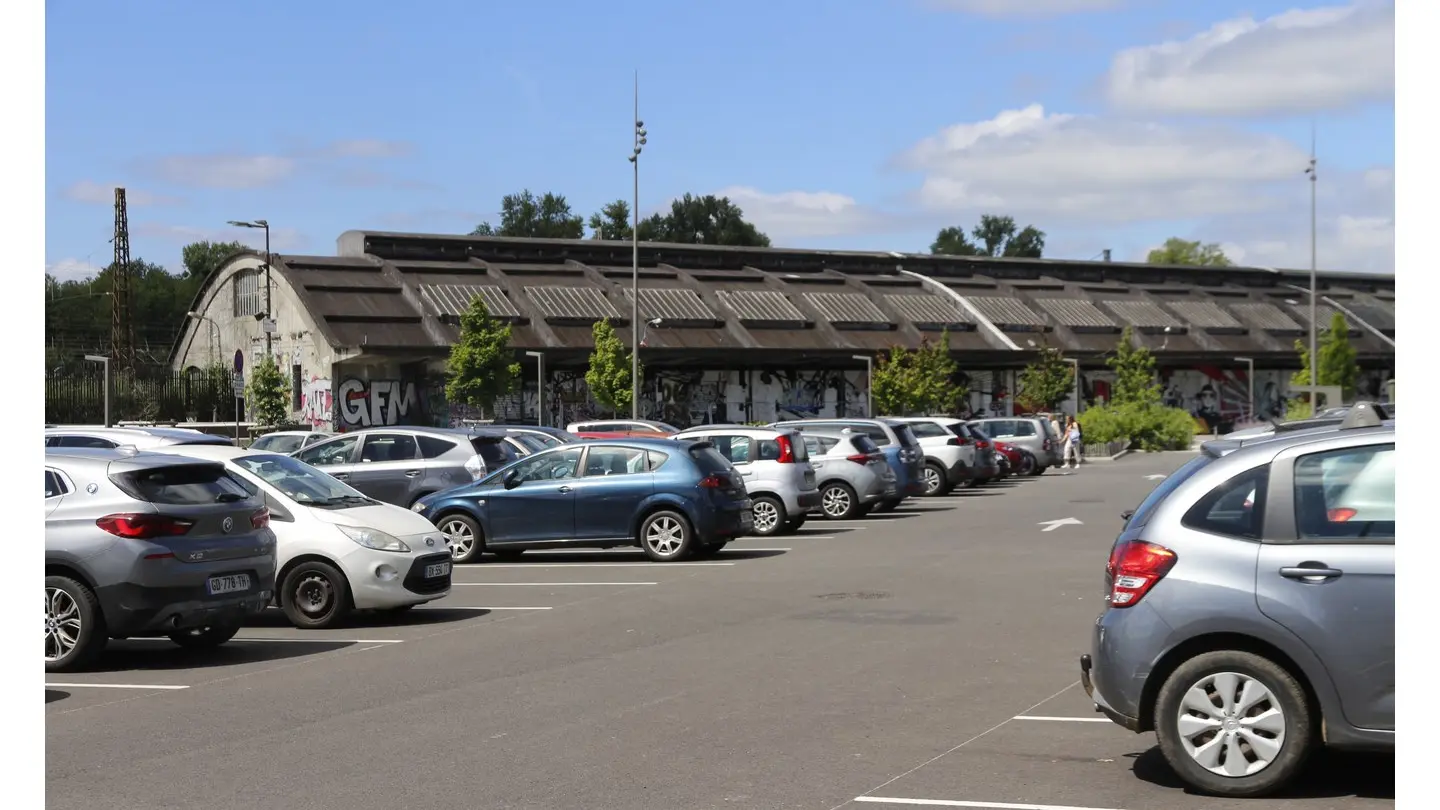 Parking de la gare de pau - longue durée - halles sernam