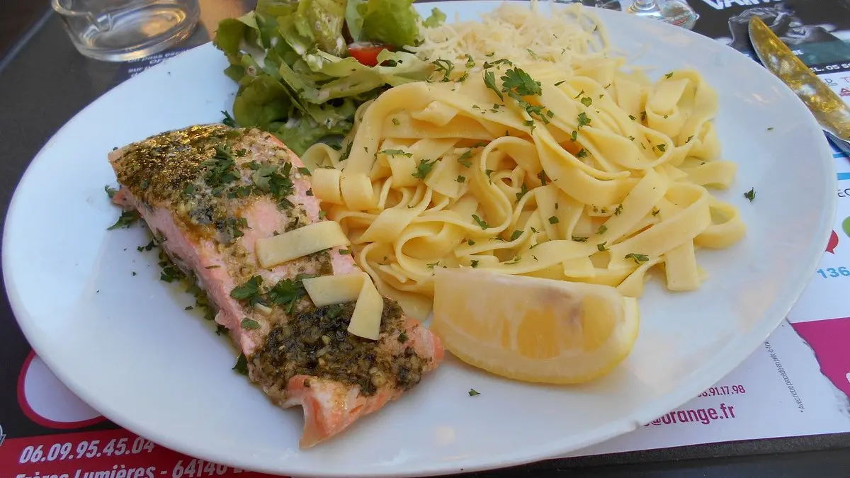 pave-de-saumon-tagliatelles