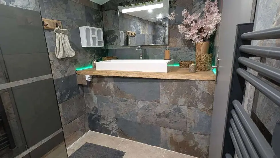 pxl-20250412-153947144-scaled