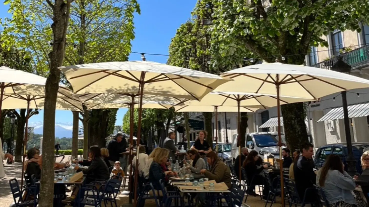 Restaurant Les Pyrénées - Pau - la terrasse