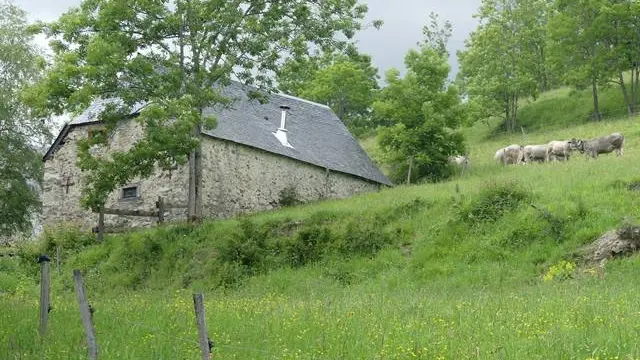 4.Des granges de Lias à Soulan-vue sur les granges de Lias WEB