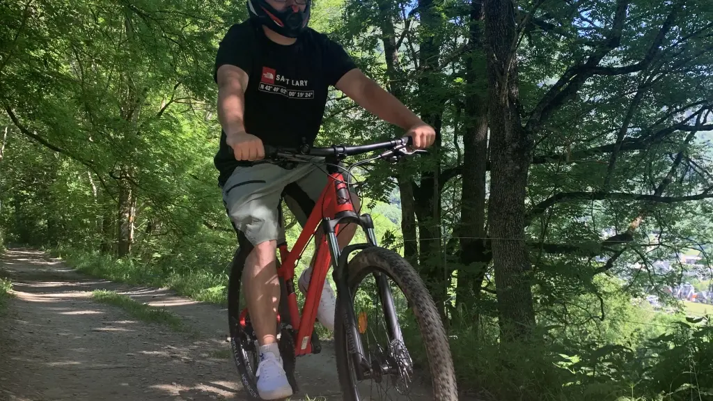 ©JLACAVE-SORTIE CADEILHAN-VILLAGE-VTT23 WEB
