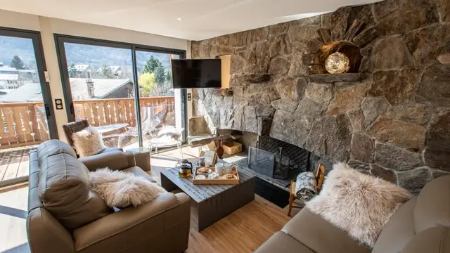 1 BRUN Chalet Comfort @Birrien salon WEB