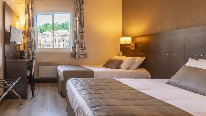 Lourdes Hôtel Croix des Bretons - chambre lits jumeaux