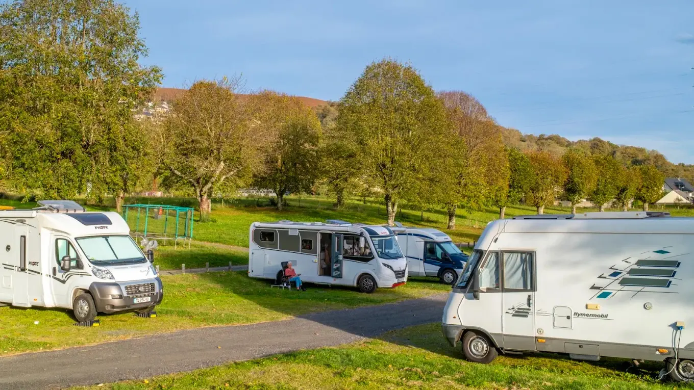 AIRE DE CAMPING-CARS CAMPING LE VIEUX BERGER