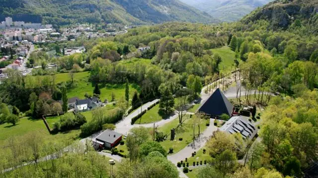 Lourdes La Cité Saint Pierre (Secours Catholique)