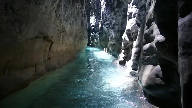 ASCMIP065V5016O8 - canyoning Pyrénées