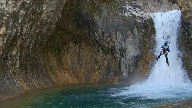 ASCMIP065V5016O8 - canyoning Pyrénées