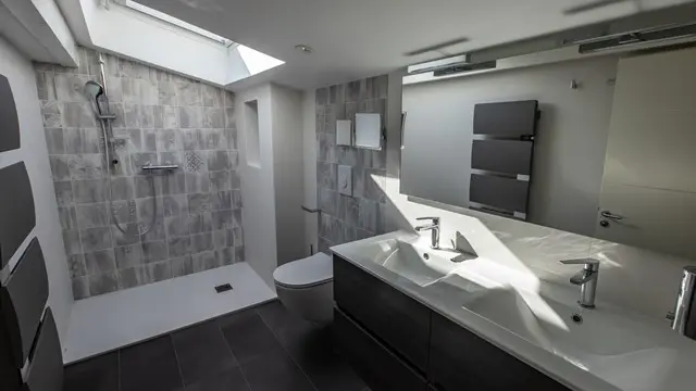 BRUN Chalet Cocoon @Birrien salle de bain WEB
