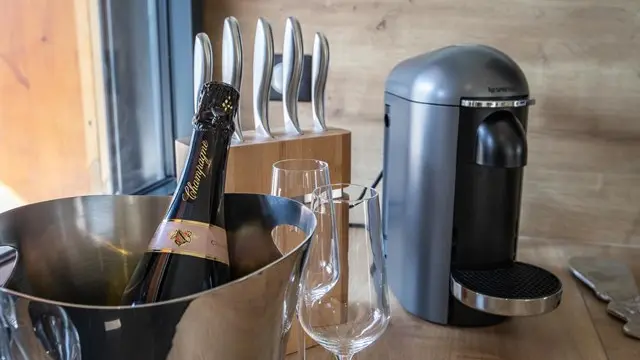 BRUN Chalet Cocoon @Birrien seau champagne WEB