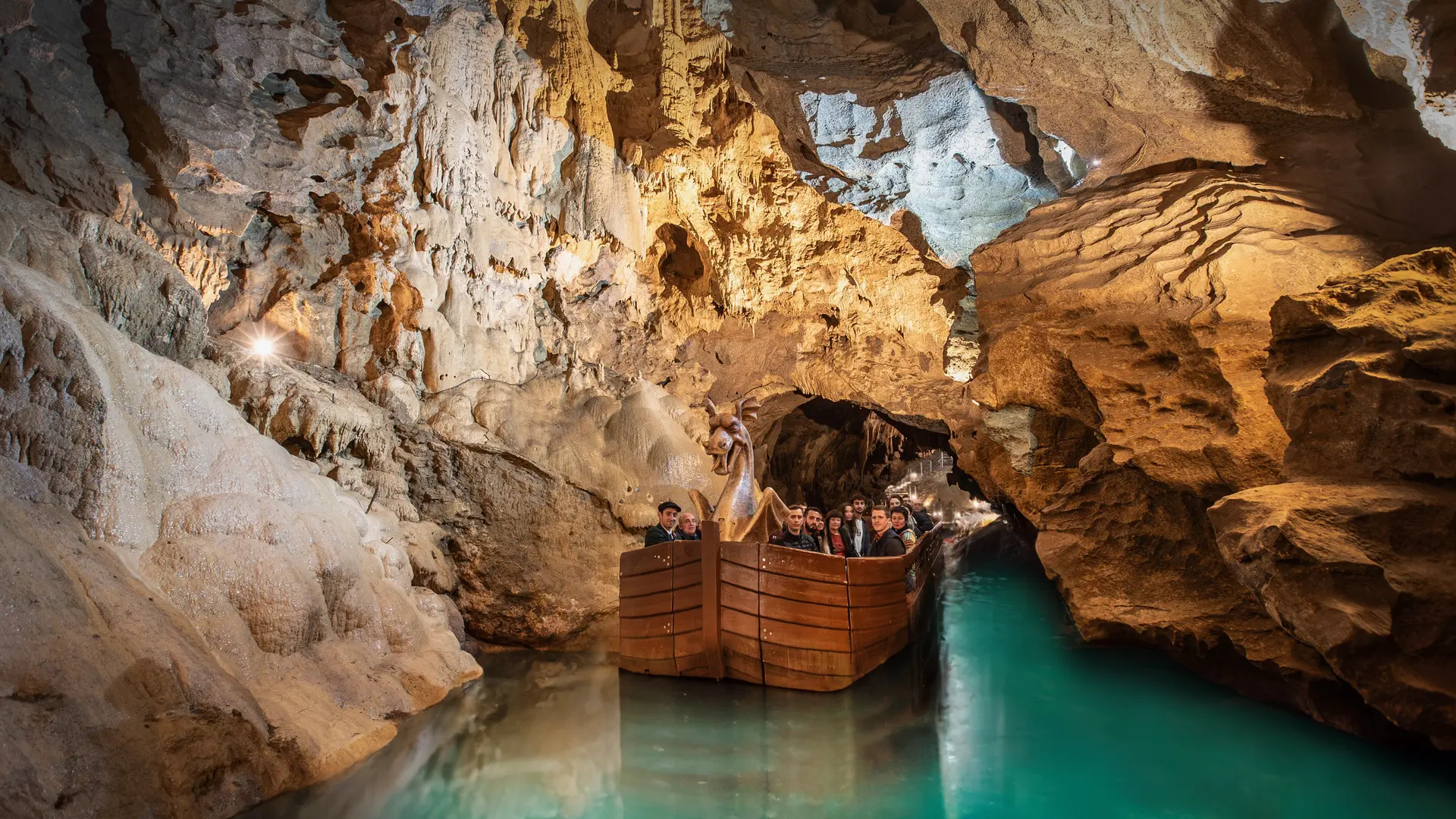 Bateau eau claire ©Grottes de Bétharram_2023