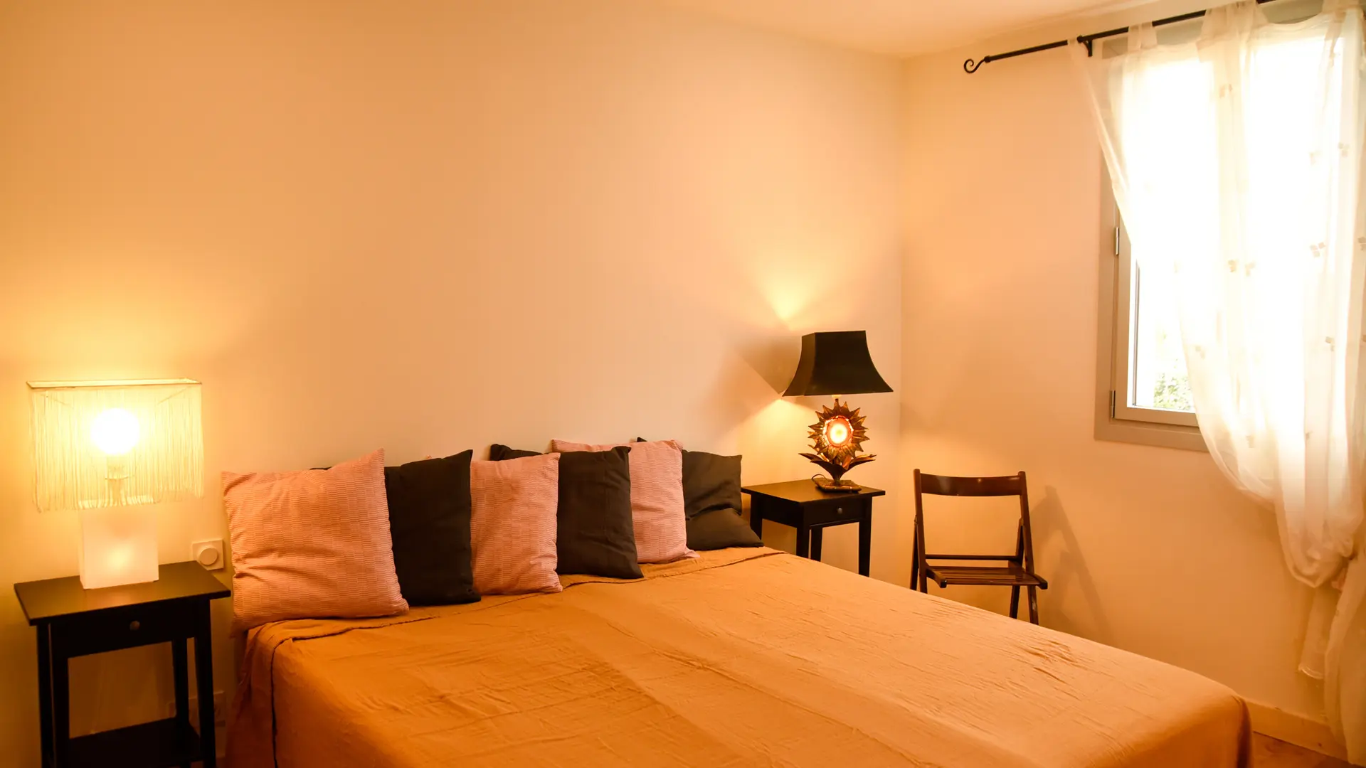 Chambre meublé