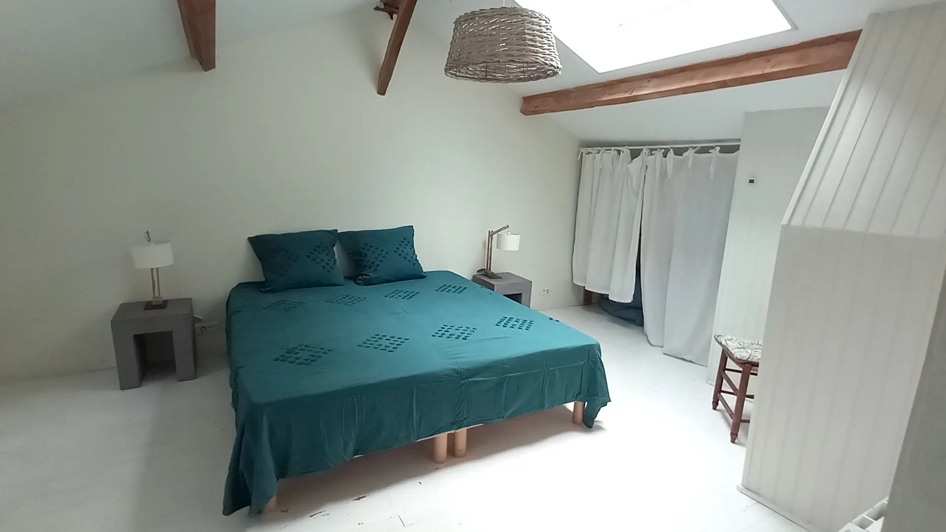 Chambre_meuble_Courties