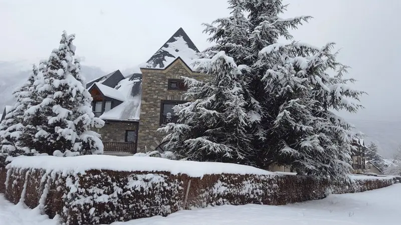 DUCOURNAU Village des Thermes B6 ext neige