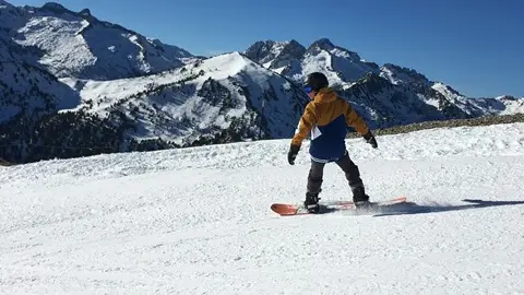 EVOLUTION2-cours snowboard saint lary