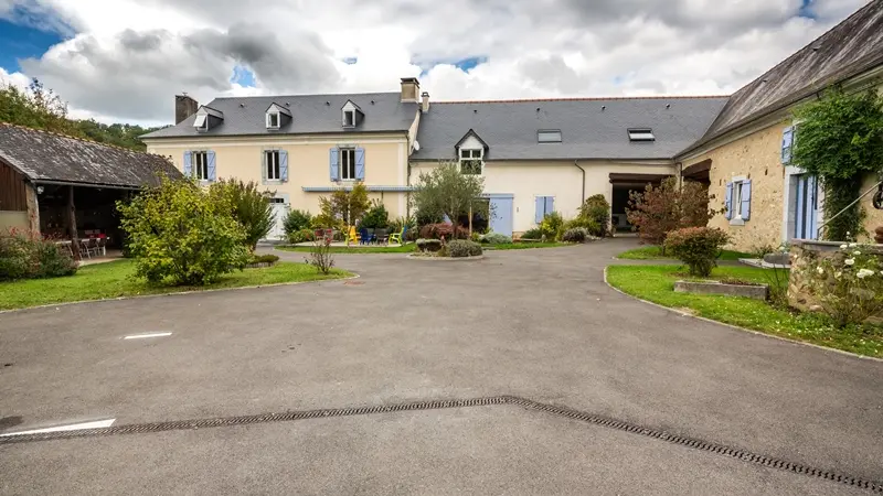 Extérieur_Chambres d'hôtes La Bigourd'In_Escoubes-Pouts