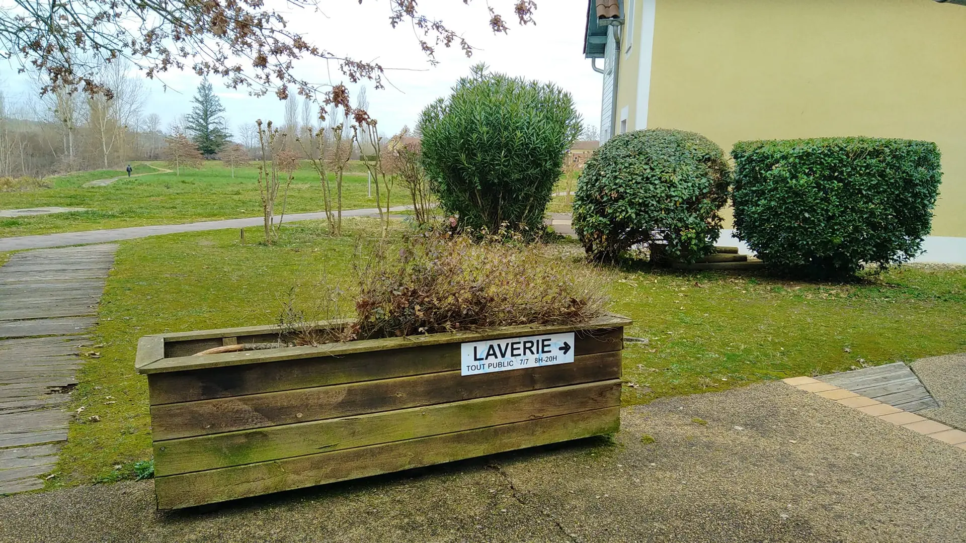 Extérieur Laverie Gers ©Laverie du Hameau
