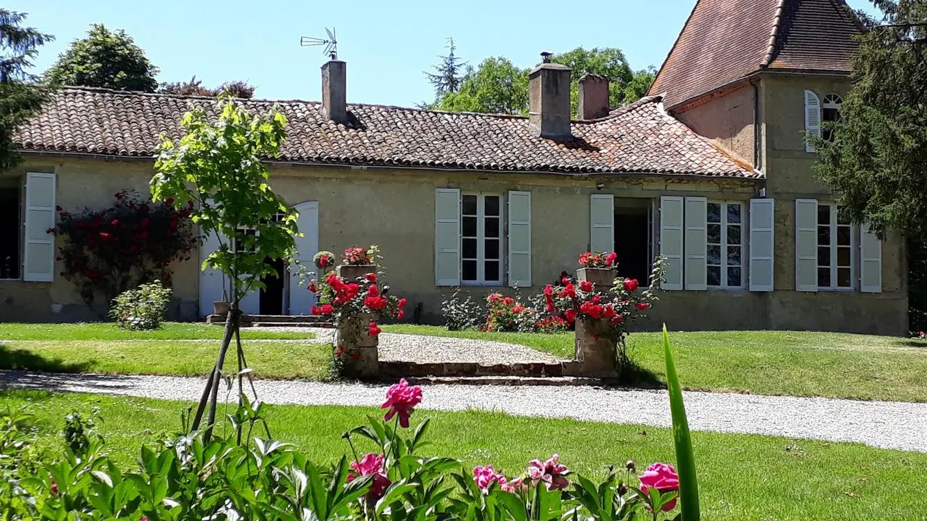 Façade © Au Chateau