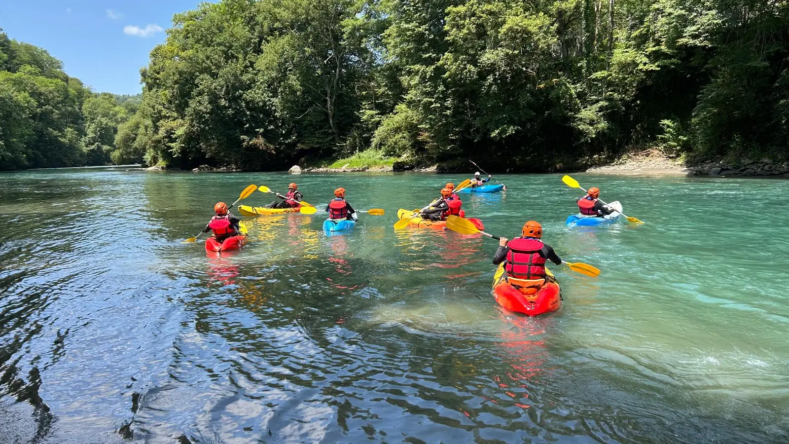 Kayak en eaux vives sur le Gave de Pau avec O2Lourdes