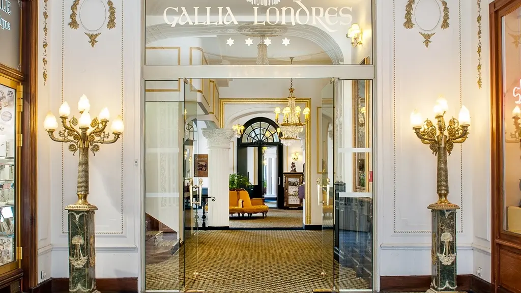 GrandHotelGalliaLondres Pyrenees Lourdes entree