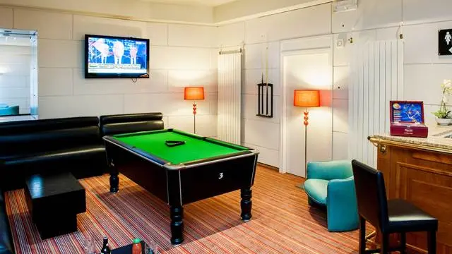 HPH110-Billard.Hotel-Continental.Lourdes