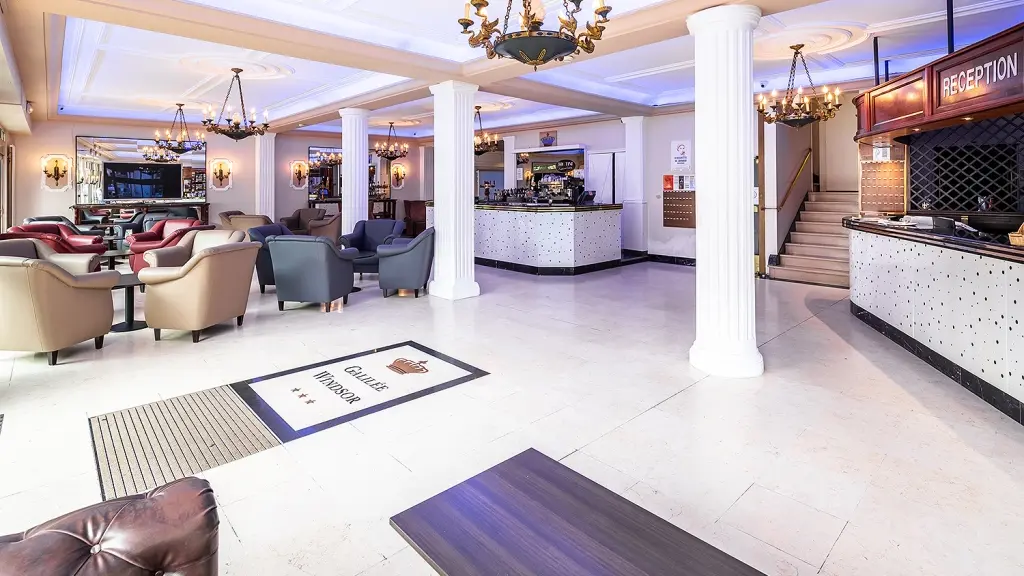 HPH163 HOTEL GALILEE WINDSOR- lobby LOURDES