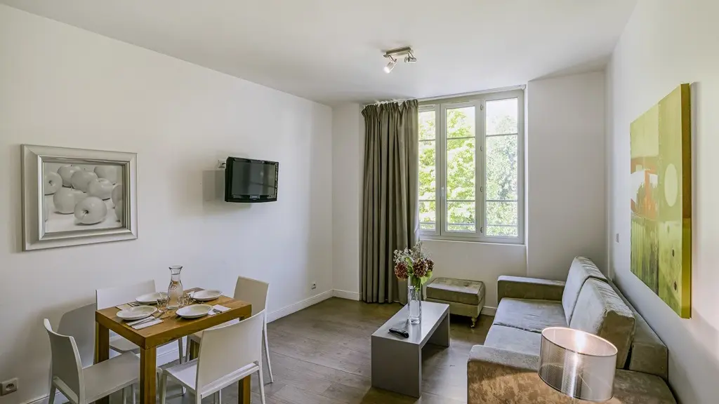 HPRT126 - RES ZENITUDE LORDA  - Appt 1 CH 4 PAX - LOURDES