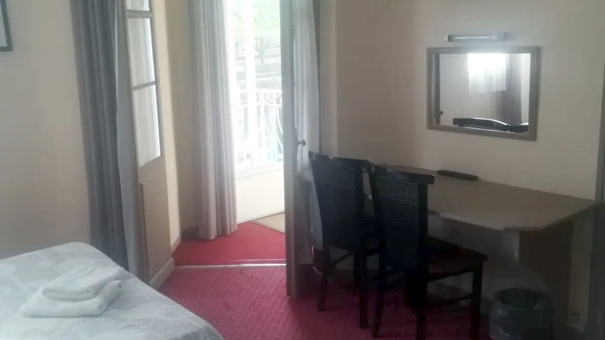 Hotel-du-Gave-Lourdes-chambre-double-2