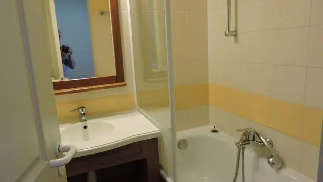 LEMAITRE-RIVES DE L'AURE 403-SALLE DE BAINS ETAGE