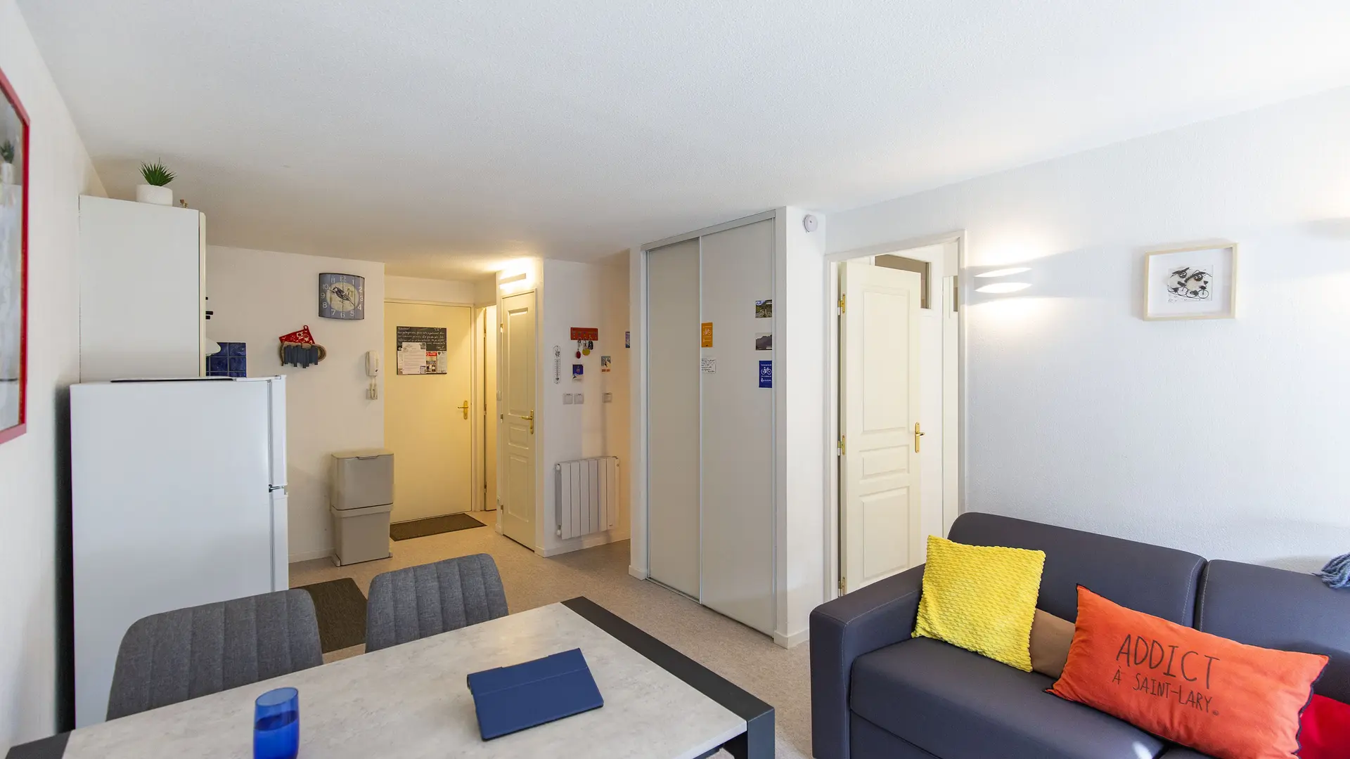 LOCATION_SAINTLARY_T2+_VILLAGE_HYPERCENTRE_GRANDT2_ETAGE1_WIFI_COSY_DESIGN_FAMILLE_COUPLE