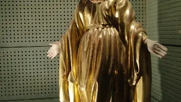 Lourdes Musée Ste Bernadette Statue