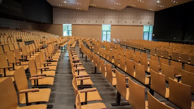 Lourdes Auditorium Padre Pio Cité St Pierre 3
