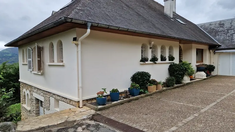 Lourdes Chambres_hotes Omah Jawa maison